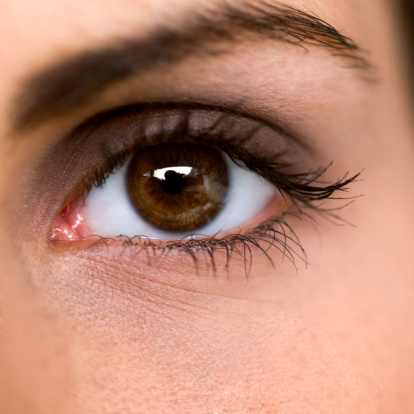 Da un batterio arriva un collirio utile per migliorare i sintomi visivi della retinopatia